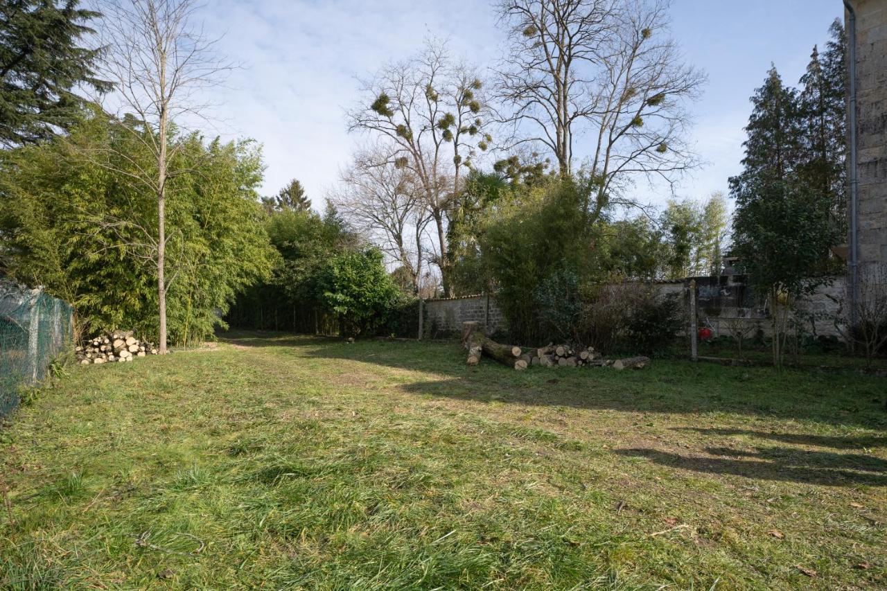 Maison De Ville Avec Jardin "La Coquette" Jonzac Esterno foto